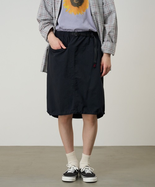 Gramicci(グラミチ)の「NYLON PACKABLE MIDI SKIRT|ナイロンパッカブルミディスカート(スカート・メンズ・ベージュ系その他/ブラック/オリーブ・L/M)」の1枚目の写真