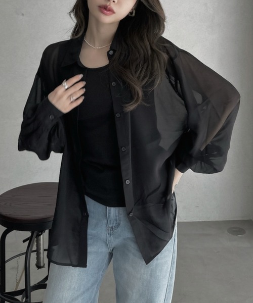 TREOVER（トレオーバー）の「リラックス感あるオーバーシルエットシアーシャツとシンプルなリブタンクの2点セット（シャツ/ブラウス・レディース・オフホワイト/ピンク/ライトグレー/ライトブルー/ブラック・FREE）」の3枚目の写真
