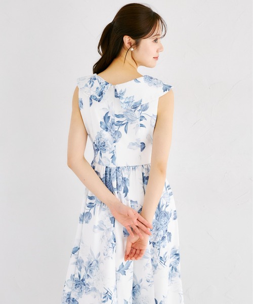 tocco closet(トッコ クローゼット)の「アシンメトリービッグカラーフラワープリントワンピース(ワンピース・レディース・ネイビー/ピンク・M)」の10枚目の写真