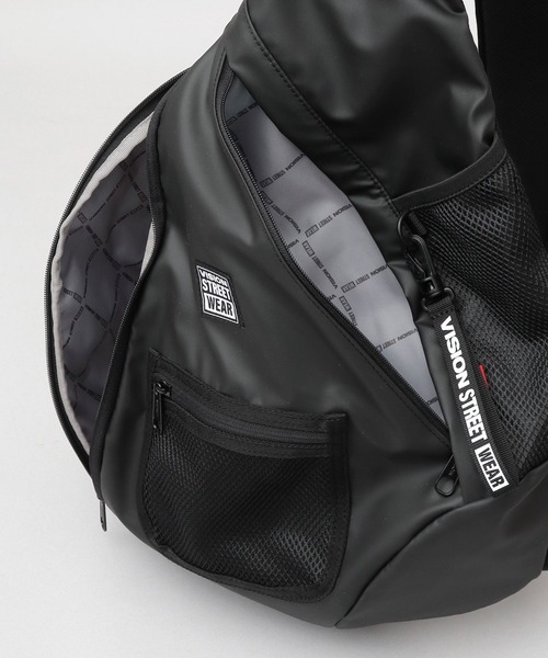 VISION STREET WEAR(ヴィジョンストリートウェア)の「大容量 ポリウレタンコーティング 600Dポリエステル 2層式 スリングバッグ ワンショルダーバッグ(ボディバッグ/ウエストポーチ・メンズ・ブラック・FREE)」の6枚目の写真