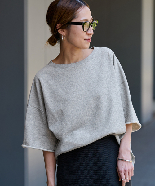 FRAMeWORK（フレームワーク）の「≪新色 / 追加≫ミニ裏毛ハーフスリーブラウンドTee（Tシャツ/カットソー・レディース・グレー/ブラック/アイボリー/バーガンディー・FREE）」の3枚目の写真