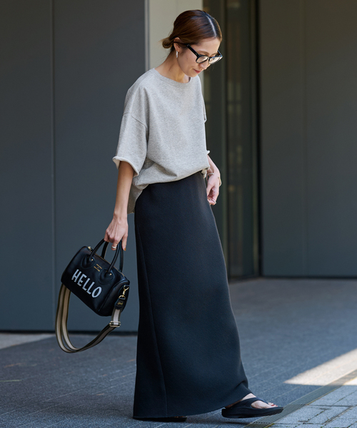 FRAMeWORK（フレームワーク）の「≪新色 / 追加≫ミニ裏毛ハーフスリーブラウンドTee（Tシャツ/カットソー・レディース・グレー/ブラック/アイボリー/バーガンディー・FREE）」の15枚目の写真