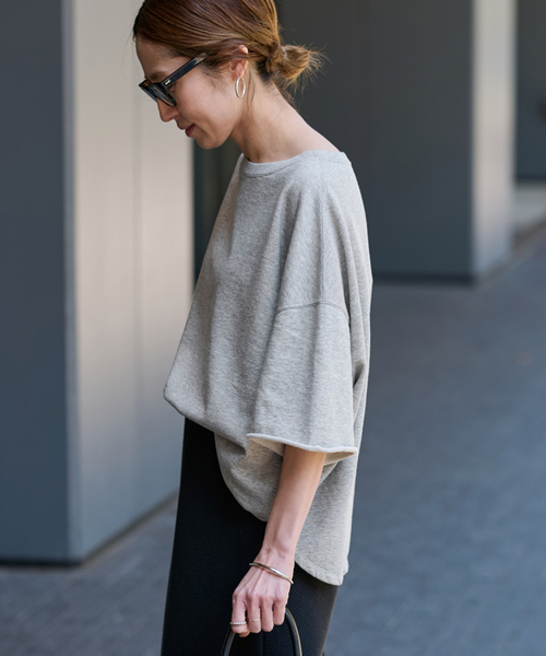 FRAMeWORK（フレームワーク）の「≪新色 / 追加≫ミニ裏毛ハーフスリーブラウンドTee（Tシャツ/カットソー・レディース・グレー/ブラック/アイボリー/バーガンディー・FREE）」の18枚目の写真