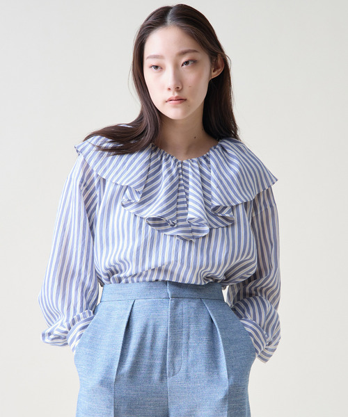 Tiara（ティアラ）の「フリルギャザーブラウス（シャツ/ブラウス・レディース・サックスブルー/ホワイト/ネイビー・FREE）」の3枚目の写真