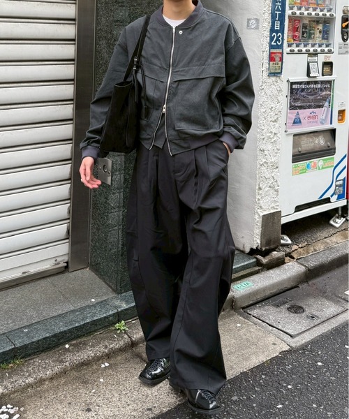 Chikashitsu +(チカシツプラス)の「【Chikashitsu +】2 tuck side design curve pants / 【チカシツプラス】2タックサイドデザインカーブパンツ(その他パンツ・メンズ・ブラウン/グレー/ブラック・L/M)」の4枚目の写真