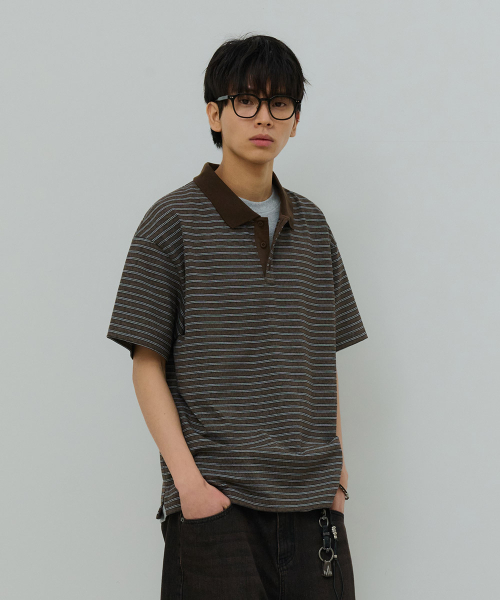 DESIRED（デシレッド）の「ストライプカラー半袖Tシャツ-FBSK5701D08（ポロシャツ・メンズ・ブラウン・MEDIUM/LARGE/X-LARGE）」の2枚目の写真