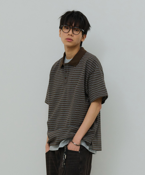 DESIRED（デシレッド）の「ストライプカラー半袖Tシャツ-FBSK5701D08（ポロシャツ・メンズ・ブラウン・MEDIUM/LARGE/X-LARGE）」の3枚目の写真