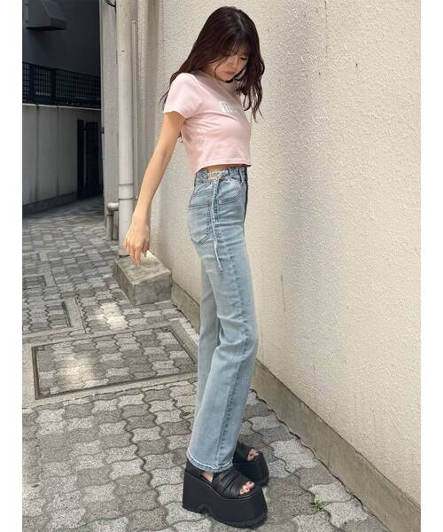 MURUA(ムルーア)の「ウエストカットセミフレアデニム(デニムパンツ・レディース・ブルー・1/2)」の3枚目の写真