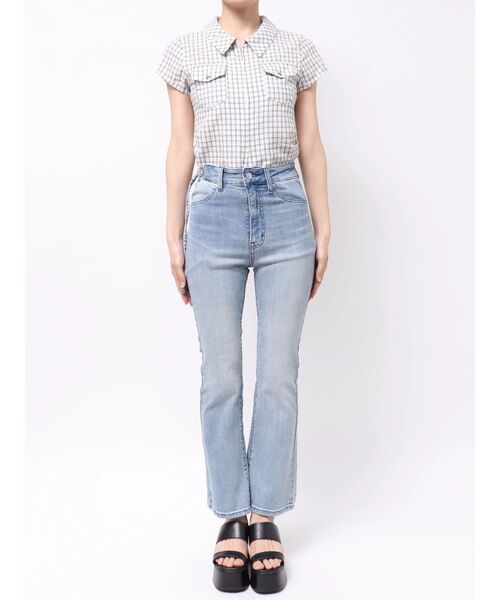 MURUA(ムルーア)の「ウエストカットセミフレアデニム(デニムパンツ・レディース・ブルー・1/2)」の16枚目の写真