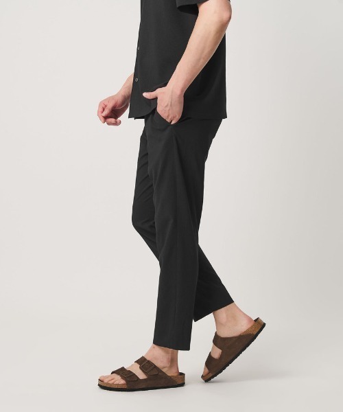 BEAUTY&YOUTH UNITED ARROWS(ビューティーアンドユースユナイテッドアローズ)の「【WEB限定 WARDROBE SMART】サマーファンクション スキニー クロップドパンツ【吸水速乾】(その他パンツ・メンズ・ブラック/ダークグレー/オリーブ・XL/S/M/L)」の2枚目の写真