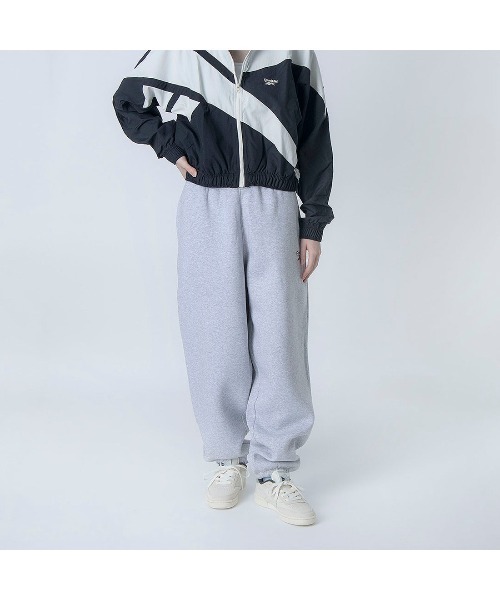 Reebok(リーボック)の「クラブシー 85 / CLUB C 85(スニーカー・メンズ・ホワイト系その他/アイボリー・22.5cm/23.0cm/23.5cm/24.5cm/24.0cm/25.0cm/25.5cm/26.0cm/26.5cm/27.0cm/27.5cm/28.0cm/28.5cm/29.0cm/30.0cm/31cm)」の13枚目の写真