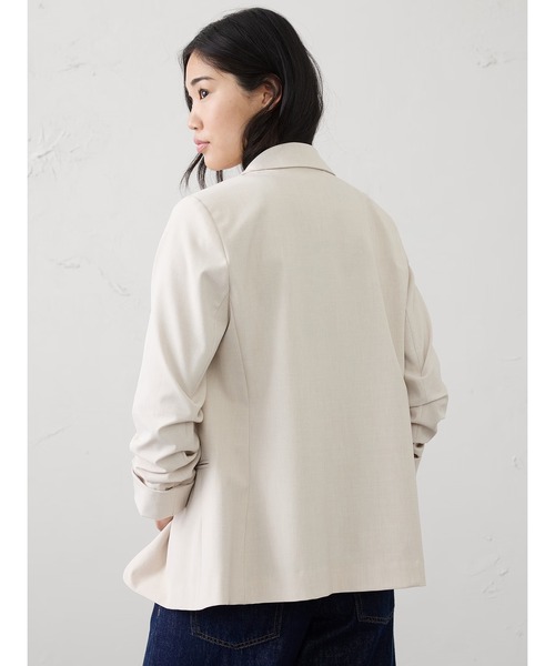BANANA REPUBLIC FACTORY STORE(バナナリパブリック ファクトリーストア)の「BANANA REPUBLIC FACTORY STORE スカルプテッド ストレッチ ルーシュスリーブ ブレザー(テーラードジャケット・レディース・ブラック/ネイビー/ホワイト系その他・L/M/S/XS)」の8枚目の写真