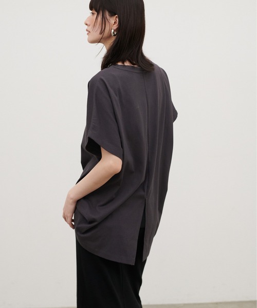 LARUTA(ラルータ)の「【LARUTA】汗染み防止バックスリットロゴT(Tシャツ/カットソー・レディース・スミクロ/ブラウン/オフホワイト・FREE)」の14枚目の写真