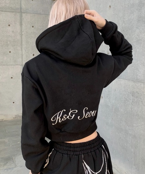 KsG(ケーエスジー)の「クロップドチェーンデザインフーディー(パーカー・レディース・ブラック/ホワイト・MEDIUM/SMALL)」の5枚目の写真