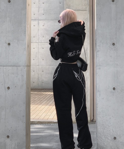 KsG(ケーエスジー)の「クロップドチェーンデザインフーディー(パーカー・レディース・ブラック/ホワイト・MEDIUM/SMALL)」の6枚目の写真