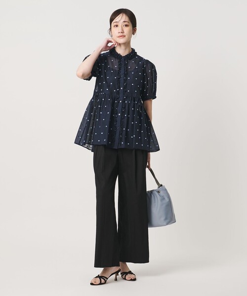 UNITED ARROWS(ユナイテッドアローズ)の「2トーン ドット ジャガード シャツ(シャツ/ブラウス・レディース・オフホワイト/ブラック/ネイビー・FREE)」の5枚目の写真