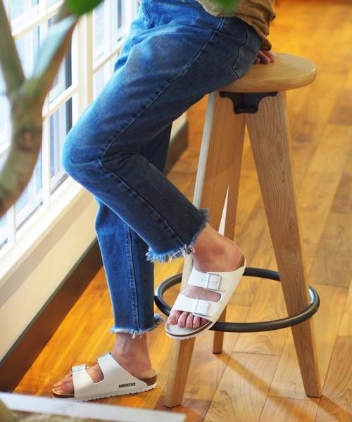 BIRKENSTOCK(ビルケンシュトック)の「BIRKENSTOCK ARIZONA(サンダル・レディース・オフホワイト/ブラック/ダークブラウン・35/36/37/38)」の15枚目の写真