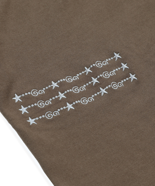 RuNaKi'Hu'(ルナキフ)の「WXT097 アルバム リンゴ アプリケ Tシャツ (ブラウン)(Tシャツ/カットソー・レディース・その他・1/2)」の2枚目の写真