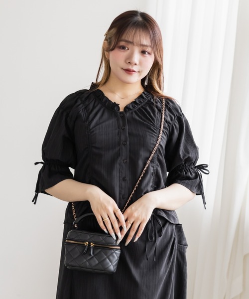 CLETTE(クレット)の「CLETTEオリジナルドロストデザインブラウス(シャツ/ブラウス・レディース・オリーブ/ブラック/イエロー・4L/3L/LL)」の4枚目の写真