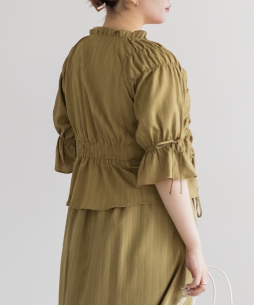 CLETTE(クレット)の「CLETTEオリジナルドロストデザインブラウス(シャツ/ブラウス・レディース・オリーブ/ブラック/イエロー・4L/3L/LL)」の9枚目の写真