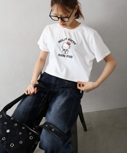 SpRay(スプレイ)の「KITTYプリントショート丈Tシャツ(Tシャツ/カットソー・レディース・チャコールグレー/ブラック/オフホワイト・FREE)」の5枚目の写真