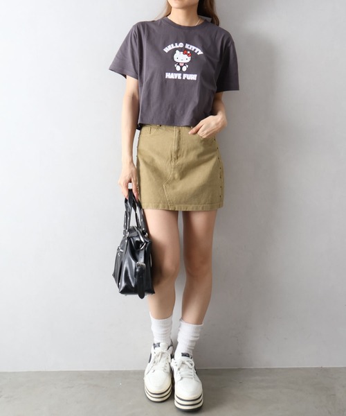 SpRay(スプレイ)の「KITTYプリントショート丈Tシャツ(Tシャツ/カットソー・レディース・チャコールグレー/ブラック/オフホワイト・FREE)」の11枚目の写真