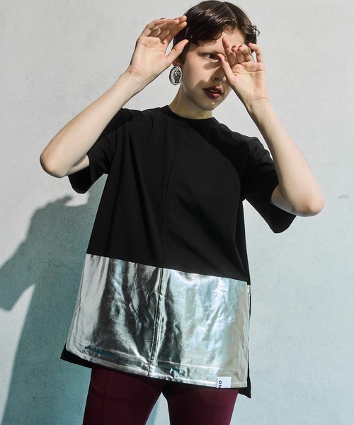OMMO(オーエムエムオー)の「METALLIC T-SHIRT(Tシャツ/カットソー・レディース・ブラック/ホワイト/カーキ・F)」の5枚目の写真