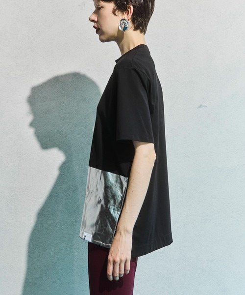 OMMO(オーエムエムオー)の「METALLIC T-SHIRT(Tシャツ/カットソー・レディース・ブラック/ホワイト/カーキ・F)」の6枚目の写真