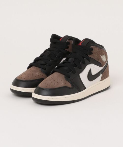 JORDAN BRAND(ジョーダンブランド)の「JORDAN BRAND 225-25AIR JORDAN 1 MID GS ジョーダン 1 MID GS KDQ8423 007BLACK/PHANTM(スニーカー・レディース・ブラック・25.0cm/24.5cm/24.0cm/23.5cm/23.0cm/22.5cm)」の1枚目の写真