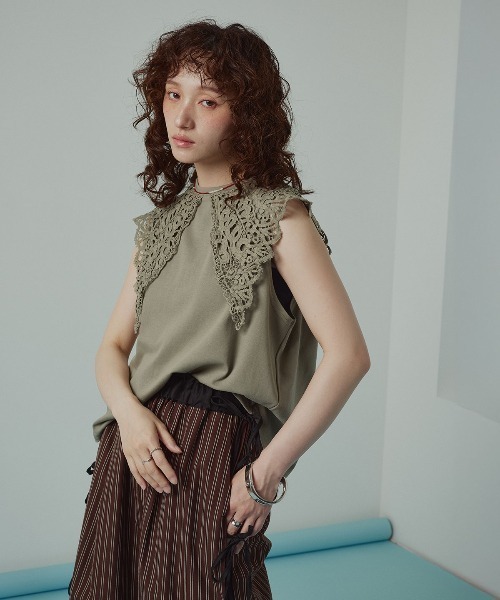 W:Huku(フーク)の「【W:Huku / シルキータッチコットン】ビッグカラー ノースリーブ トップス / Silky-Touch Cotton Big Collar Sleeveless Top(シャツ/ブラウス・レディース・カーキ系/ブルー/ブラック/オフホワイト・FREE)」の7枚目の写真