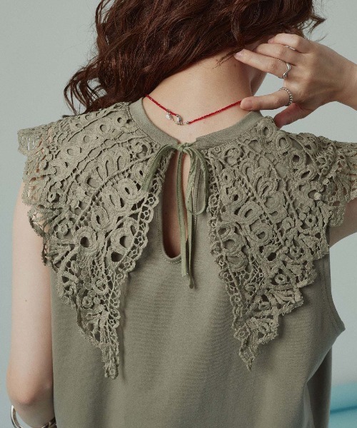 W:Huku(フーク)の「【W:Huku / シルキータッチコットン】ビッグカラー ノースリーブ トップス / Silky-Touch Cotton Big Collar Sleeveless Top(シャツ/ブラウス・レディース・カーキ系/ブルー/ブラック/オフホワイト・FREE)」の22枚目の写真
