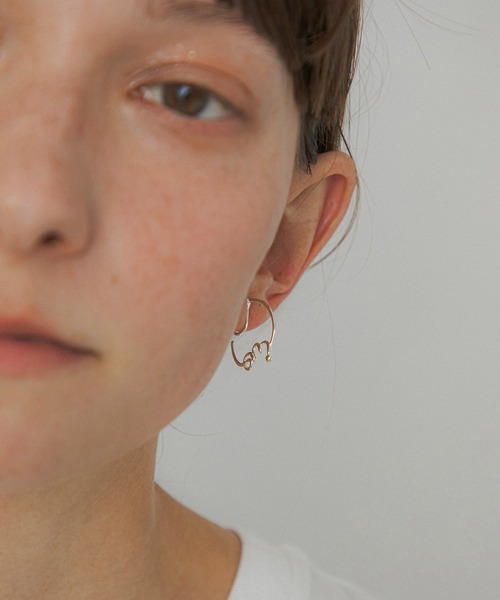 LAPUIS(ラピュイ)の「LAPUIS(ラピュイ)Oui earrings(イヤリング・レディース・マルチ/ゴールド・FREE)」の11枚目の写真