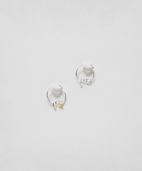 LAPUIS(ラピュイ)の「LAPUIS(ラピュイ)Oui earrings(イヤリング・レディース・マルチ/ゴールド・FREE)」の14枚目の写真