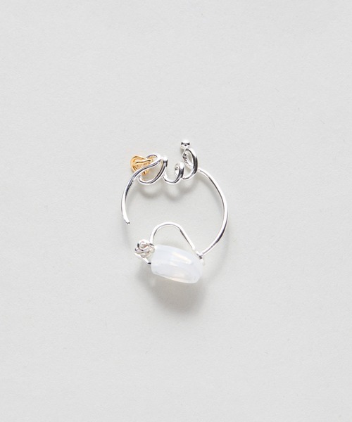 LAPUIS(ラピュイ)の「LAPUIS(ラピュイ)Oui earrings(イヤリング・レディース・マルチ/ゴールド・FREE)」の15枚目の写真