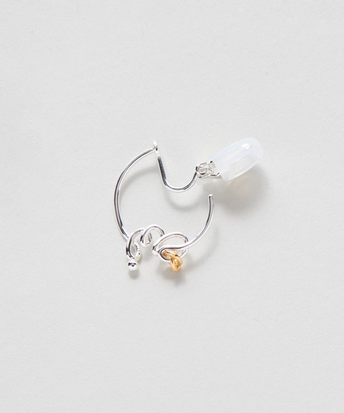 LAPUIS(ラピュイ)の「LAPUIS(ラピュイ)Oui earrings(イヤリング・レディース・マルチ/ゴールド・FREE)」の16枚目の写真