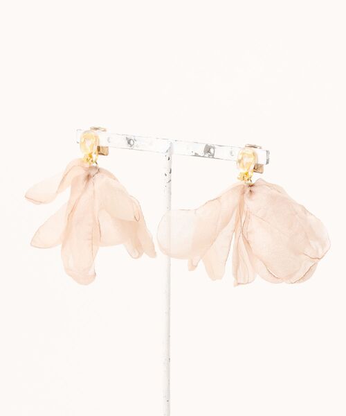 tone(トーン)の「【Laugh】Antique chiffon / earring(MA)(イヤリング・レディース・ブラック/ベージュ・FREE)」の9枚目の写真