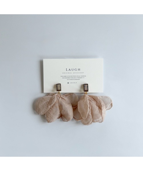 tone(トーン)の「【Laugh】Antique chiffon / earring(MA)(イヤリング・レディース・ブラック/ベージュ・FREE)」の4枚目の写真