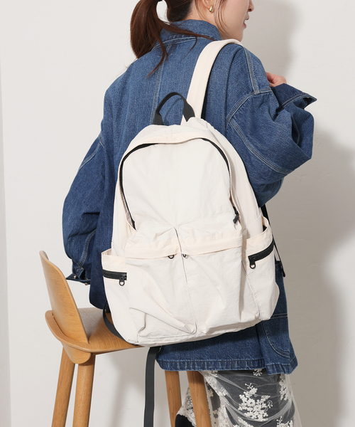 JOURNAL STANDARD relume(ジャーナルスタンダード レリューム)の「《WEB限定》RELUME ダブルポケットリュック(バックパック/リュック・レディース・ブラック/アイボリー・FREE)」の2枚目の写真