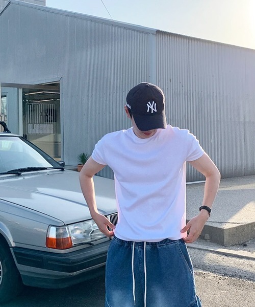 NOWLE（ノウル）の「【NOWLE】ヘビーウェイト コンパクト ボックス クロップド 半袖 Tシャツ / 短丈 ミニマル トップス（Tシャツ/カットソー・メンズ・スモークグレー/ホワイト/ブラック・SMALL/X-LARGE/LARGE/MEDIUM）」の8枚目の写真