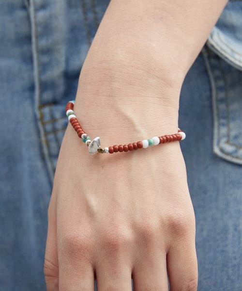 SunKu(サンク)の「SunKu/サンク Vintage Beads Bracelet ヴィンテージビーズ ターコイズ ブレスレット ブラウン メンズ レディース 2026年 夏 夏服(ブレスレット・メンズ・ブラウン・FREE)」の3枚目の写真