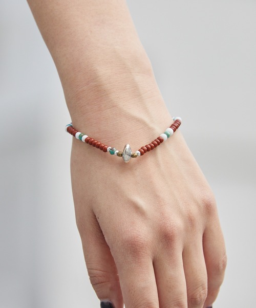 SunKu(サンク)の「SunKu/サンク Vintage Beads Bracelet ヴィンテージビーズ ターコイズ ブレスレット ブラウン メンズ レディース 2026年 夏 夏服(ブレスレット・メンズ・ブラウン・FREE)」の4枚目の写真