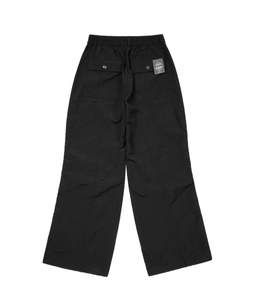 AAKAM（アーカム）の「Knee Pin-Tuck Rain Shield Pants (Black)（その他パンツ・レディース・その他・1/2）」の3枚目の写真