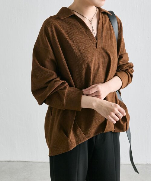 ear PAPILLONNER(イアパピヨネ)の「スキッパーシャツ【SUM1 STYLE】(シャツ/ブラウス・レディース・ブラック/ブラウン・FREE)」の1枚目の写真