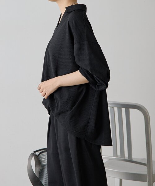 ear PAPILLONNER(イアパピヨネ)の「スキッパーシャツ【SUM1 STYLE】(シャツ/ブラウス・レディース・ブラック/ブラウン・FREE)」の5枚目の写真