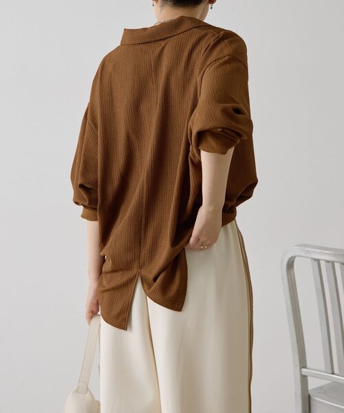 ear PAPILLONNER(イアパピヨネ)の「スキッパーシャツ【SUM1 STYLE】(シャツ/ブラウス・レディース・ブラック/ブラウン・FREE)」の18枚目の写真