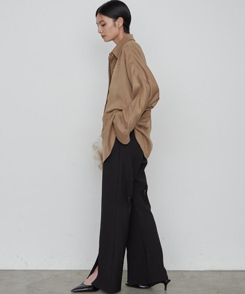 LOUNGEDRESS(ラウンジドレス)の「《すらっと美脚見せ》カットジョーゼットスリットパンツ(その他パンツ・レディース・ブラウン/ブラック・MEDIUM/SMALL)」の9枚目の写真