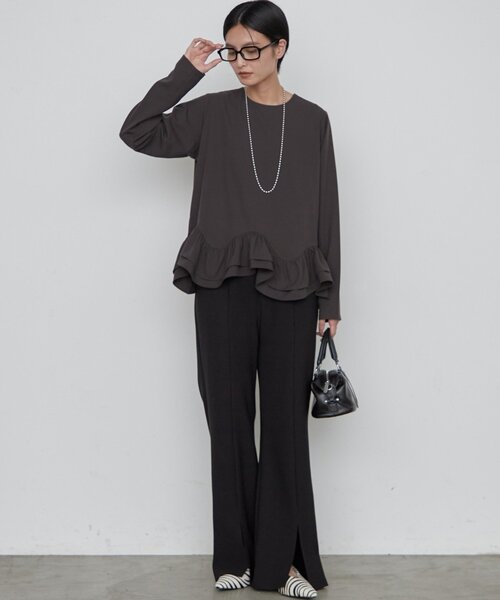 LOUNGEDRESS(ラウンジドレス)の「《すらっと美脚見せ》カットジョーゼットスリットパンツ(その他パンツ・レディース・ブラウン/ブラック・MEDIUM/SMALL)」の17枚目の写真