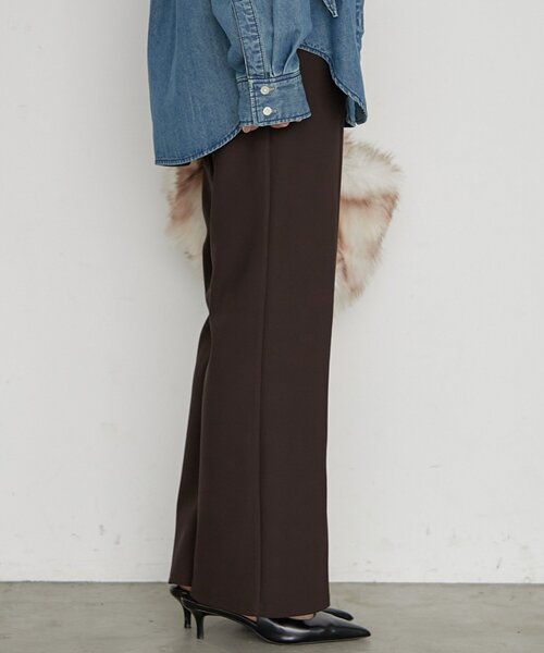 LOUNGEDRESS(ラウンジドレス)の「《すらっと美脚見せ》カットジョーゼットスリットパンツ(その他パンツ・レディース・ブラウン/ブラック・MEDIUM/SMALL)」の3枚目の写真