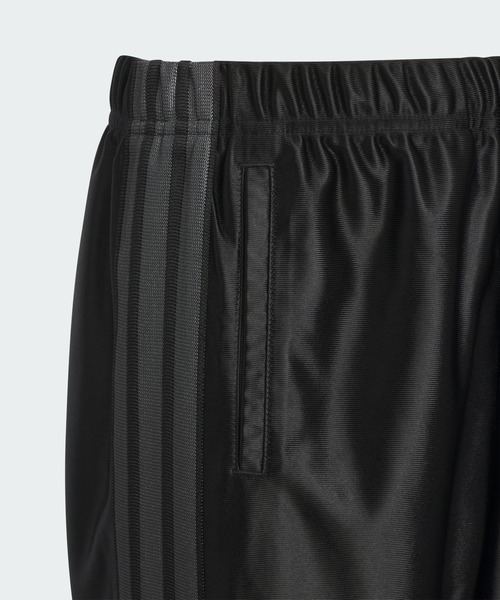adidas(アディダス)の「STADIUM GOLD レギュラーフィット トリコット ウォームアップ パンツ キッズ / アディダス adidas(スウェットパンツ・キッズ・ブラック×ブラック・120/130/140/150/160)」の4枚目の写真