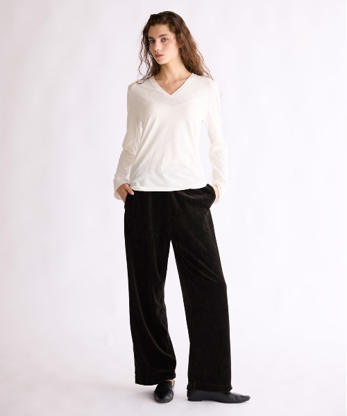 WALANCE(ワランス)の「COTTON CASHMERE V-NECK T(Tシャツ/カットソー・レディース・オフホワイト・FREE)」の9枚目の写真